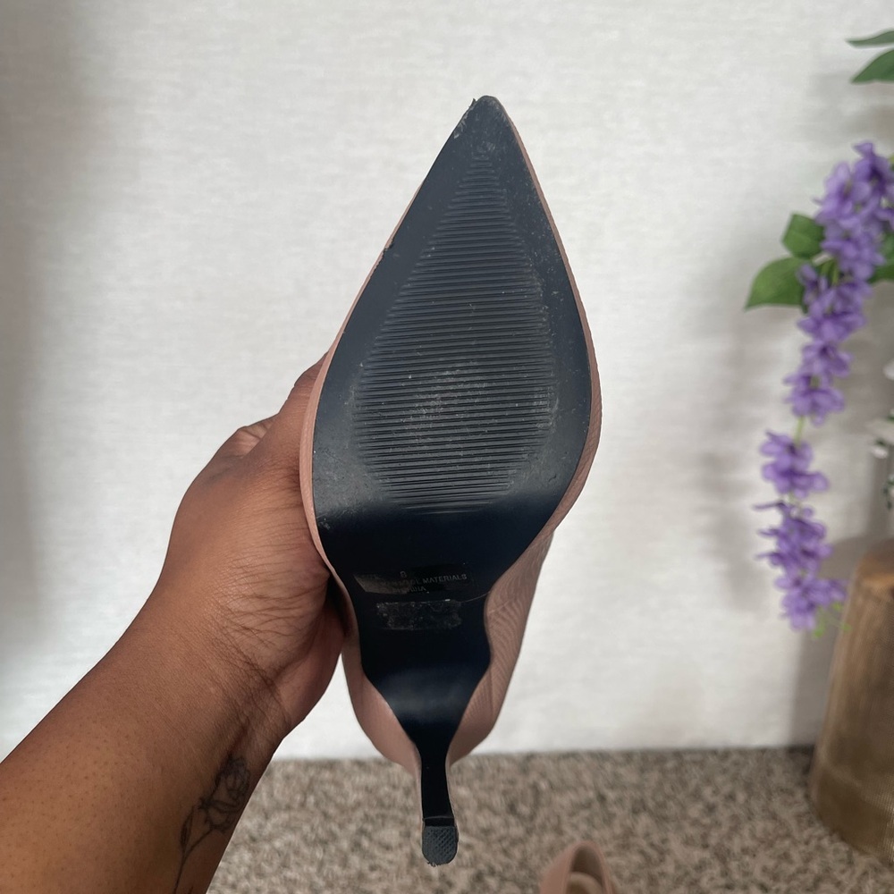 Charlotte Russe Women's Tan Pointed-Toe Snakeskin High Heel Pumps - Picture 5 of 11